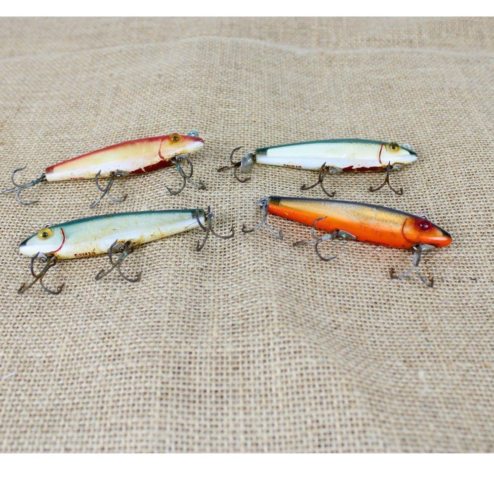Fishing Lures 4 Triple Hook Triple Barbed Rusty Chipped Corroded Minnow Lures